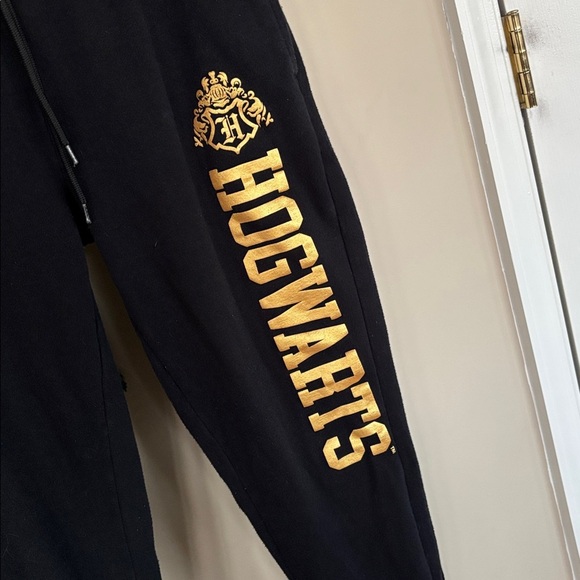 Wizarding World Of Harry Potter Jogger Sweatpants Hogwarts Black & Gold Metallic - Picture 2 of 11
